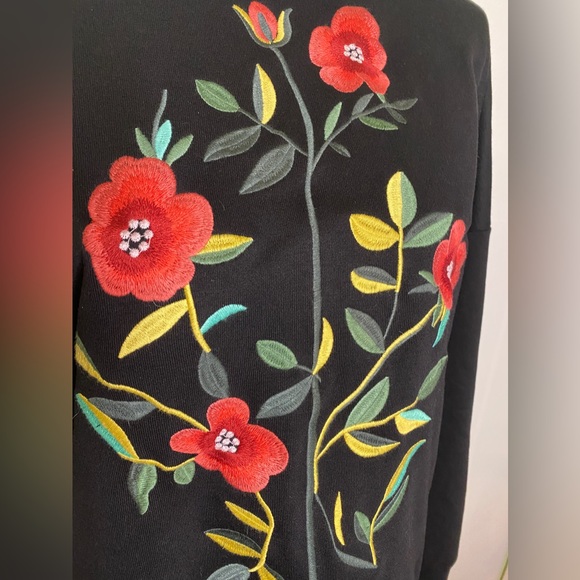 Topush brand sweatshirt with embroidery flowers size 6  worn a few times - Picture 2 of 8